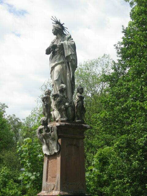 Figur im Schlosshof