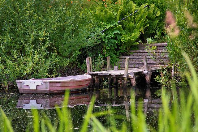 Anleger mit Boot