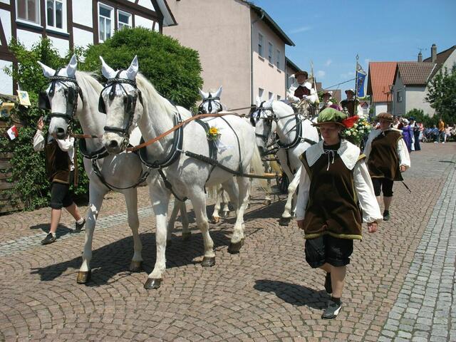 Burgfräulein Bianca aus Königstein kommt mit der Kutsche