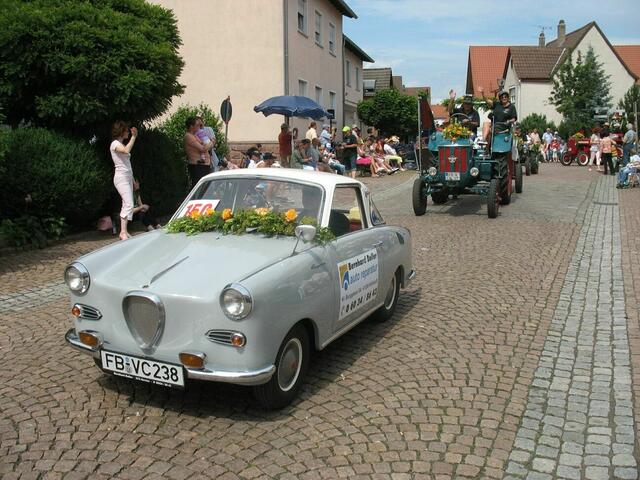 Auch hübsche Oldtimer gab es zu sehen