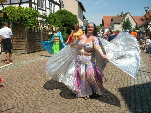 Auch eine Bauchtanzgruppe ist dabei