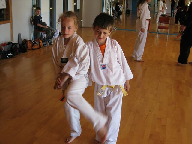 Transportgriff mit Fersenkick