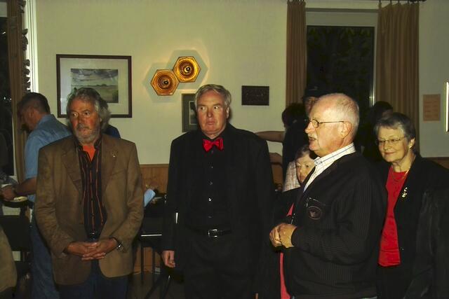 Uwe Riemer, Horst Schmiedchen lauschen der Rede von Wilfried Harting vom VVV-W