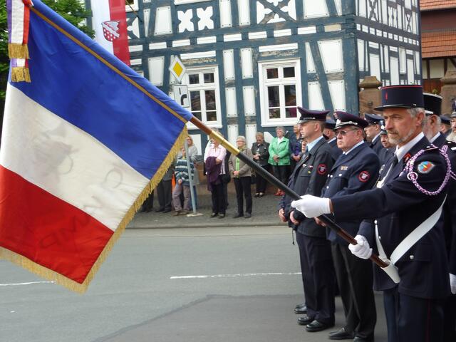 Partnergemeinde SONCHAMP. Wie es zur Verschwisterung von Fronhausen mit drei französischen Gemeinden gekommen ist, siehe Artikel von Wendela Coutourier in der Wälzer-Chronik S. 931 f..