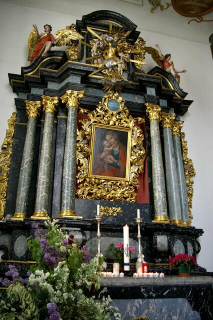 1715 errichteter Altar mit barocker Kopie des Marienbildes von Lukas Cranach; Original in Innsbruck