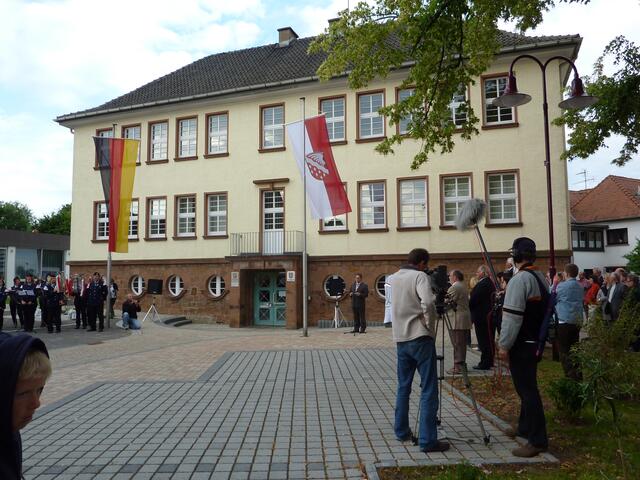 Rathausvorplatz - Gedenksteinenthüllung