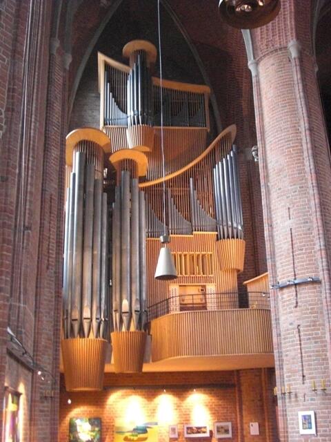 Ein Teil der neuen Orgel - sie klingt hervorragend und erfüllt den gesamten Raum