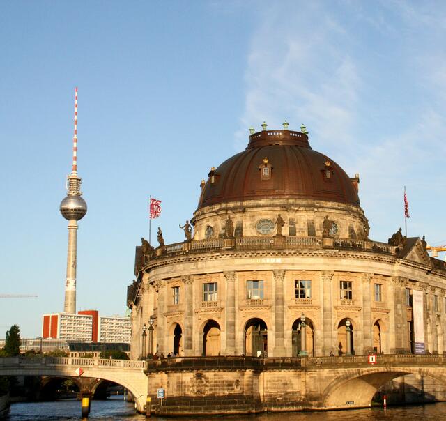 die Museumsinsel, im Hindergrund der Fernsehturm