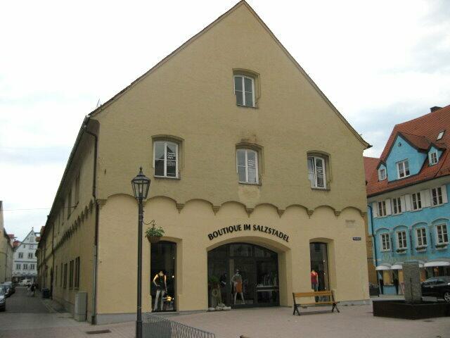 von links