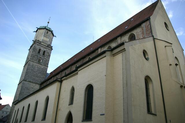Eine karge Strenge dominiert das Äußere der Martinskirche