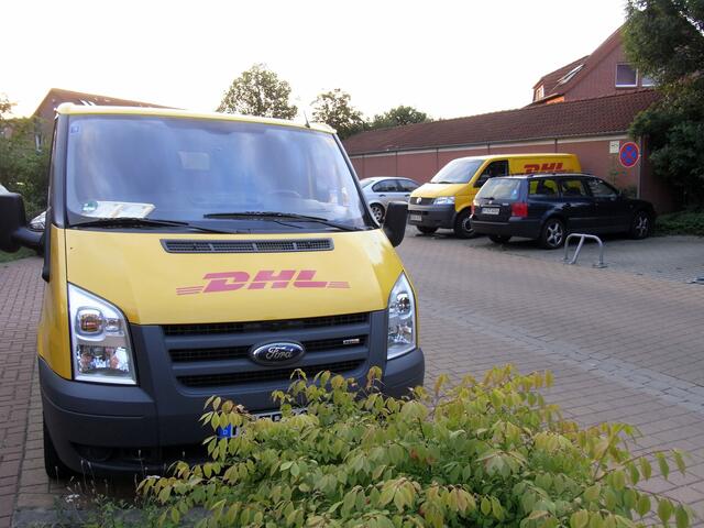 Hier steht sonst eine alleinstehende, alleinerziehende Mutter mit ihrem Fahrzeug.