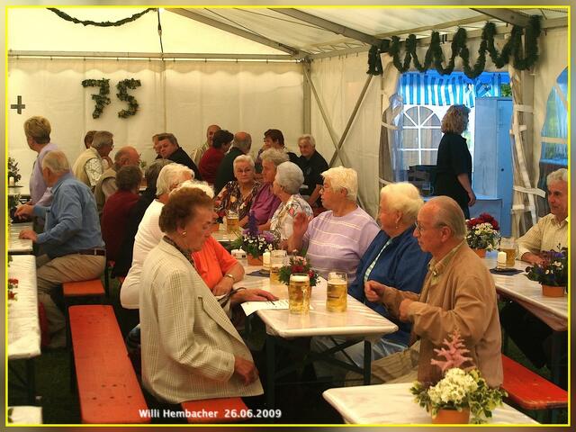 Die ersten Gäste treffen ein