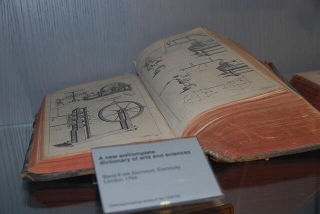 altes buch II