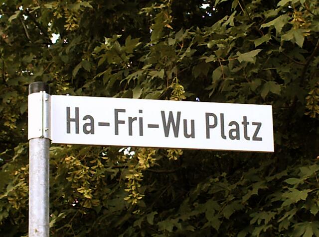 Oerie hat einen neuen Platz - benannt nach dem Ortsbürgermeister und Gewinner des Spielplatzes