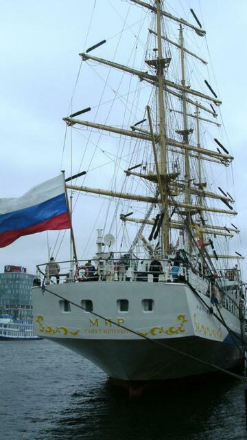 Russ. Segelschulschiff MIR