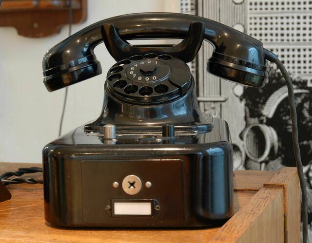 altes telefon I