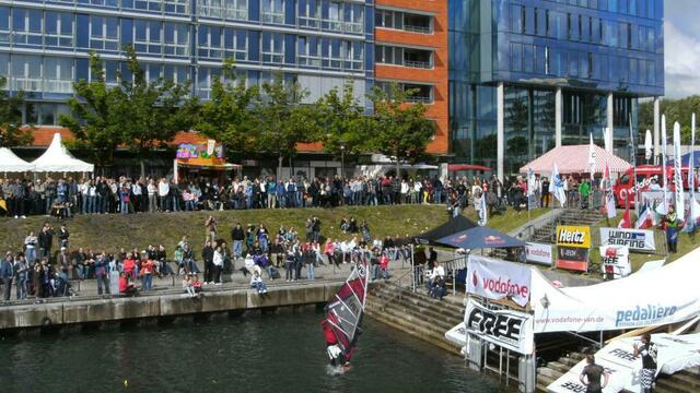Windsurfing auf der Schanze bei VodaFone