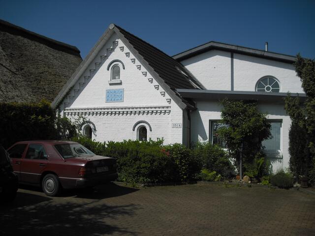 Alteshaus mit schönem Fliesenbild