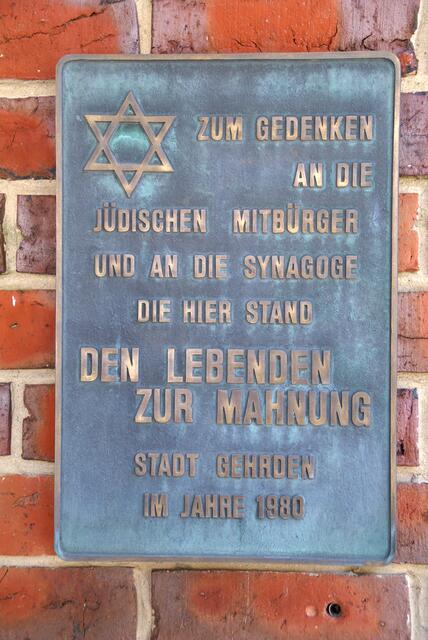 Hinweis auf die ehemalige jüdische Synagoge