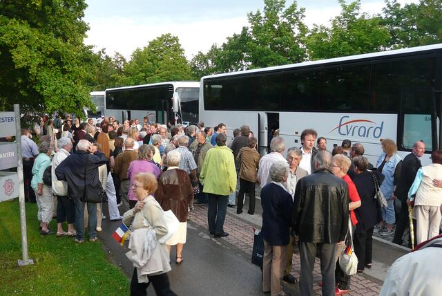 Ankunft der Nogenter Gäste in Gersthofen
