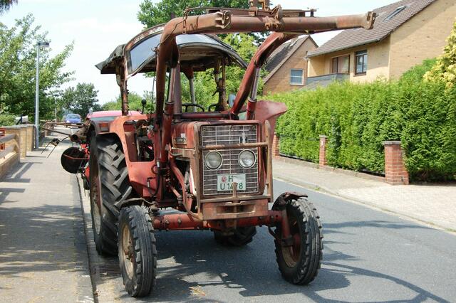 ein alter Mc Cormick Traktor