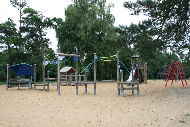 Verschiedene Spielplätze sorgen für Abwechlsung bei den Kindern | Foto: Melike Özer