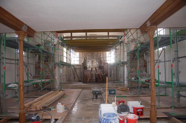 Eingerüstet ist der Innenraum der St. Martinskirche