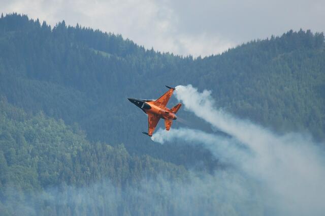 Virtuos geflogen: F16