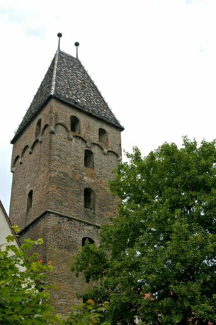 der Metzgerturm näher