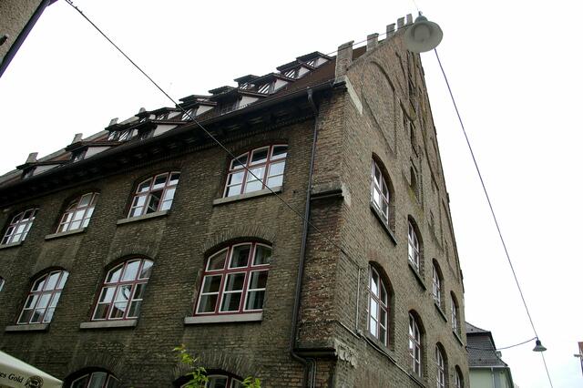 die vielen Dachfenster leider nicht richtig im Bilde