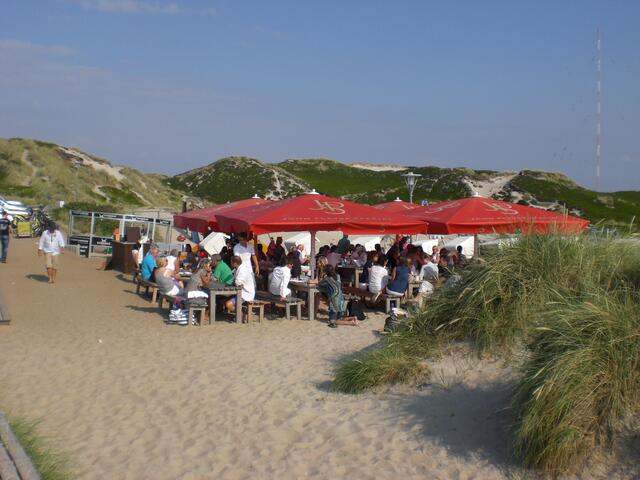 Sansibar mit Füßen im Sand  ist Kult