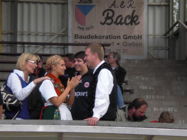 Das Hessentagspaar verfolgte das Spiel von der Tribüne