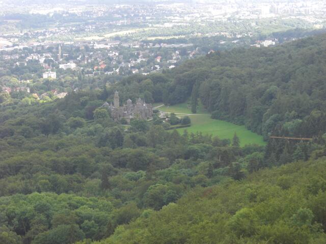 Wer genau hinschaut, kann die Löwenburg entdecken