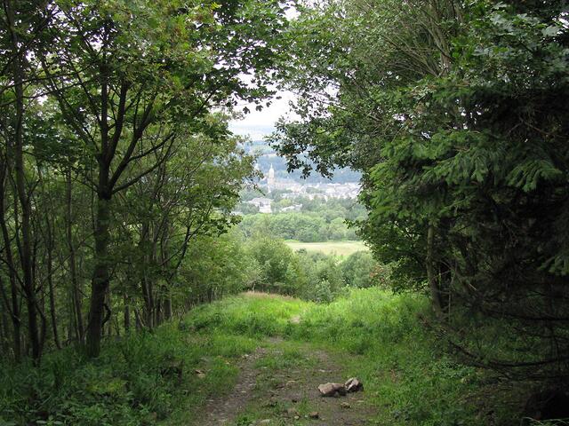 Blick hinunter zu St. Annen, gesehen vom obersten Rundgang des Pöhlberges.