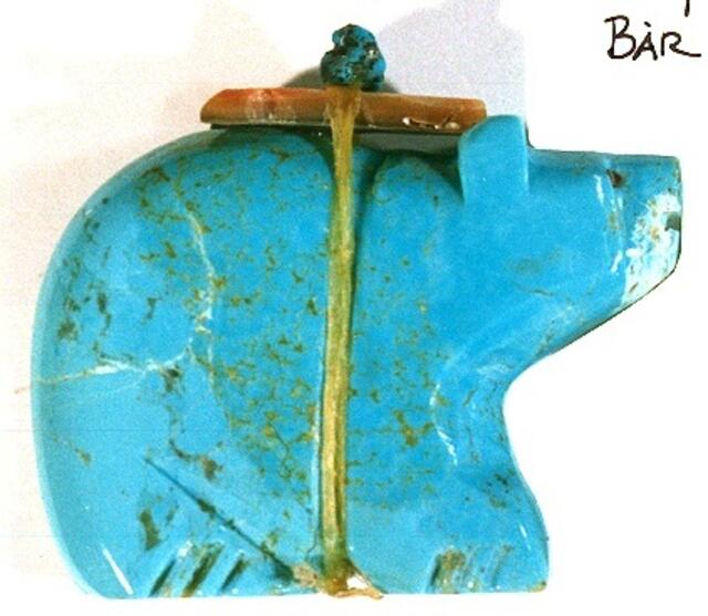Bärenfetisch aus Türkis, in der Farbe des heiligen Wassers