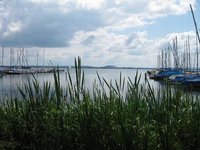 ...die Bootsstege am Mardorfer Ufer...