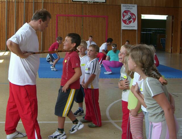 Belästigung mit Stock