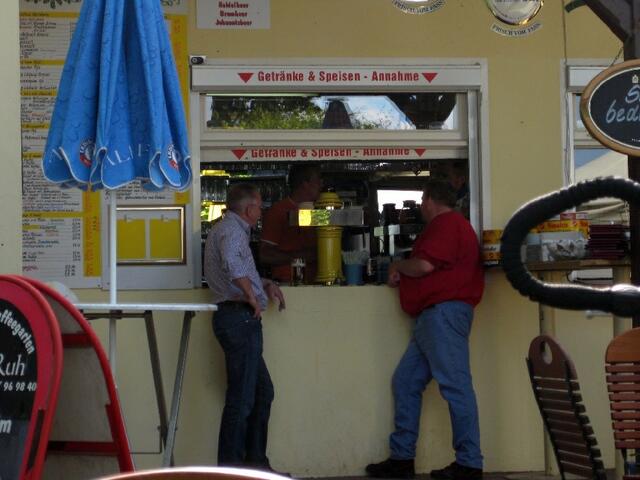 ...gehholt wird selber...