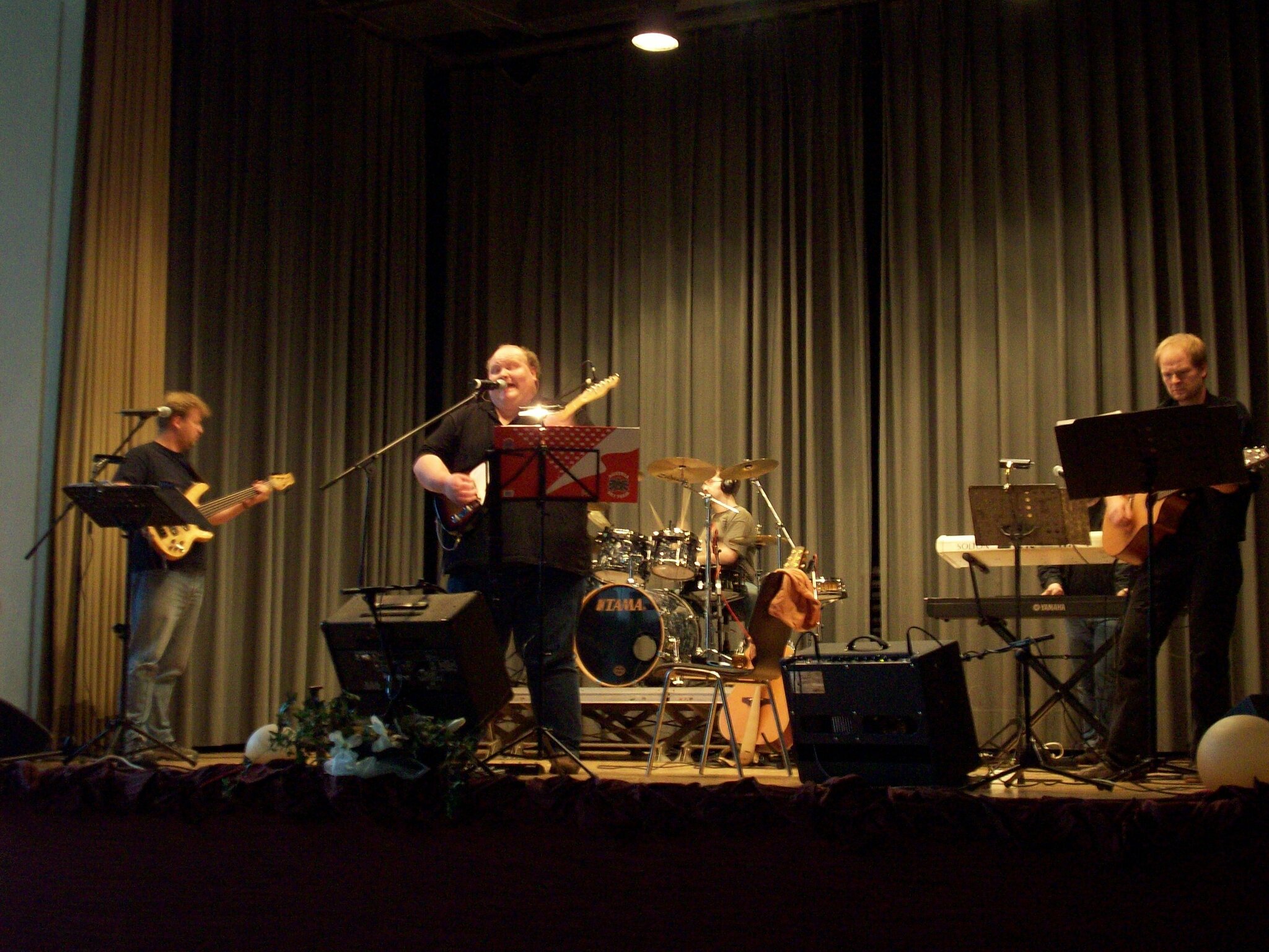 Die Jester`s Playground spielte in Bad Endbach ihre eigene Stücke