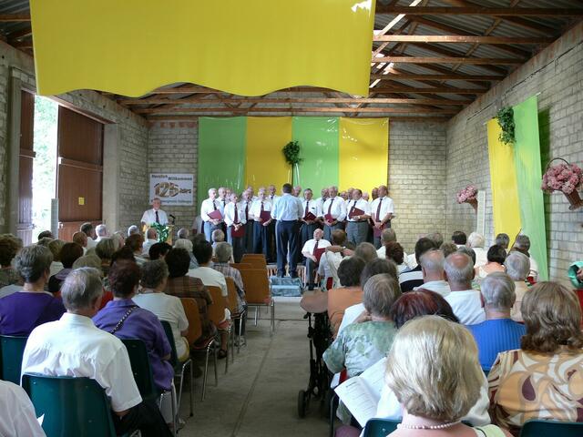 Chorkonzert in Kobbes Scheune.
