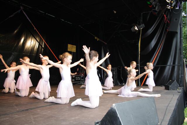 Die Ballettschule Tingreen Jagob zeigte Kostproben ihres Könnens