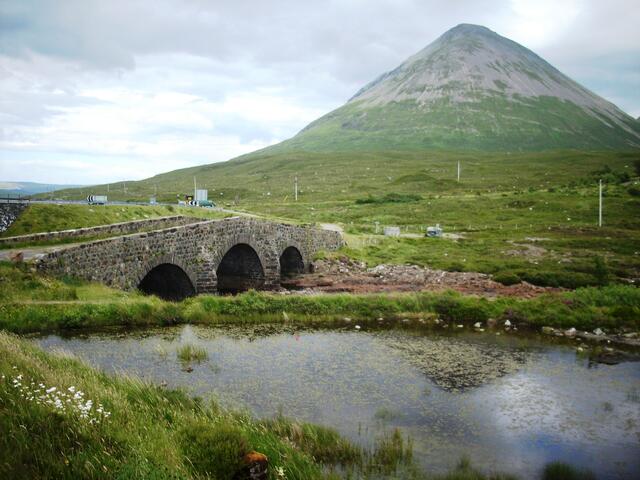 Red Cuillin und Sligachan Bridge