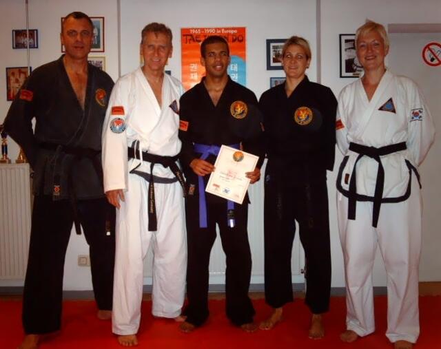 Prüfling zum 6. Kup (Purple Belt) Combat Hapkido