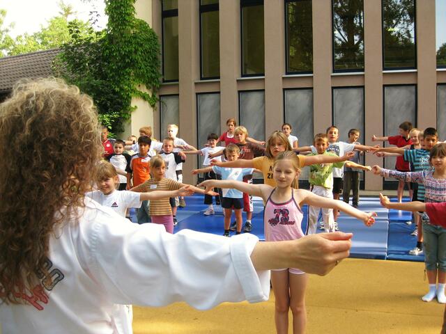 Die Schüler beim Aufwärmen