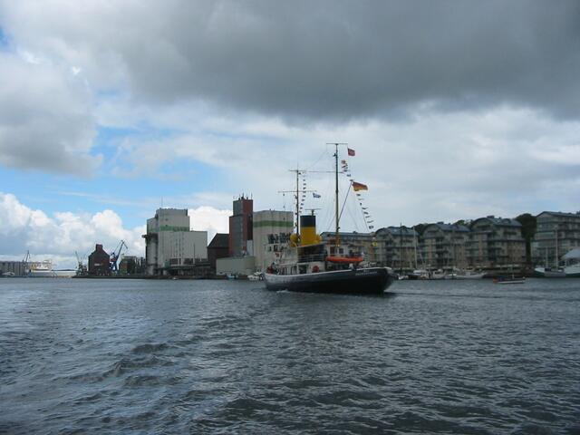 Dampfschiff auf der Förde