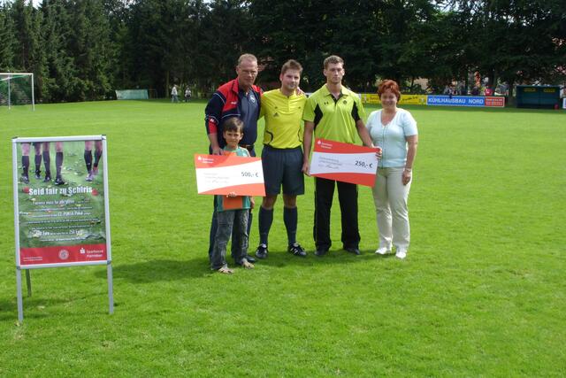Gruppenbild mit Christa Brennecke, Sparkasse Hannover
