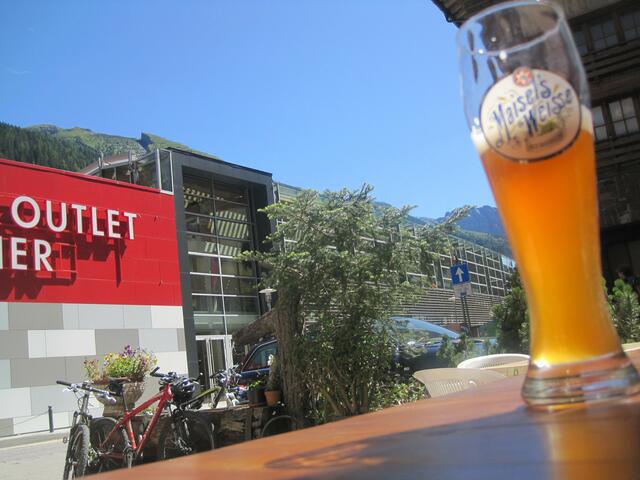 Ein letztes Bier am Brenner