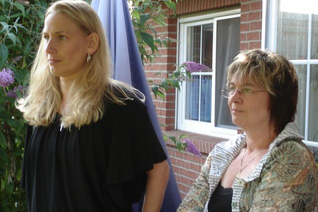 Trainerin Yvonne und das Geburtstagskind Birgit