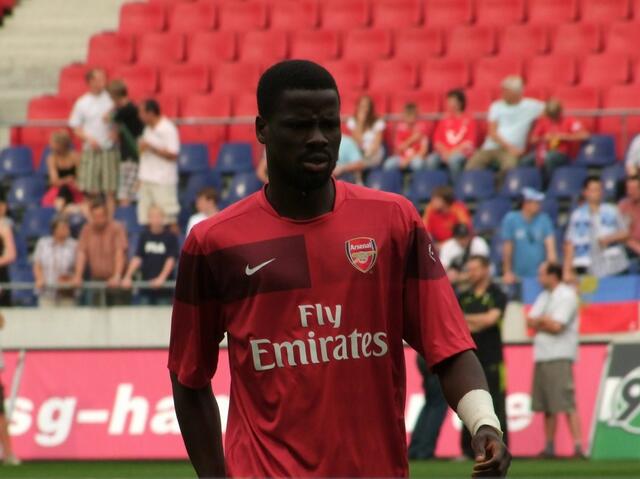 Emanuel Eboue beim Aufwärmen!