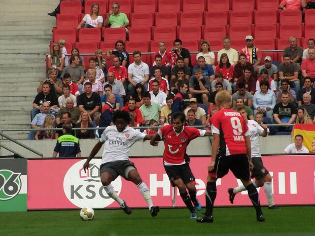 Alexandre Song gegen Cuevas!